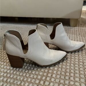 Size 8 white ankle boots